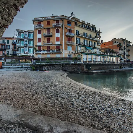 Ξενοδοχείο Italia E Lido 3*